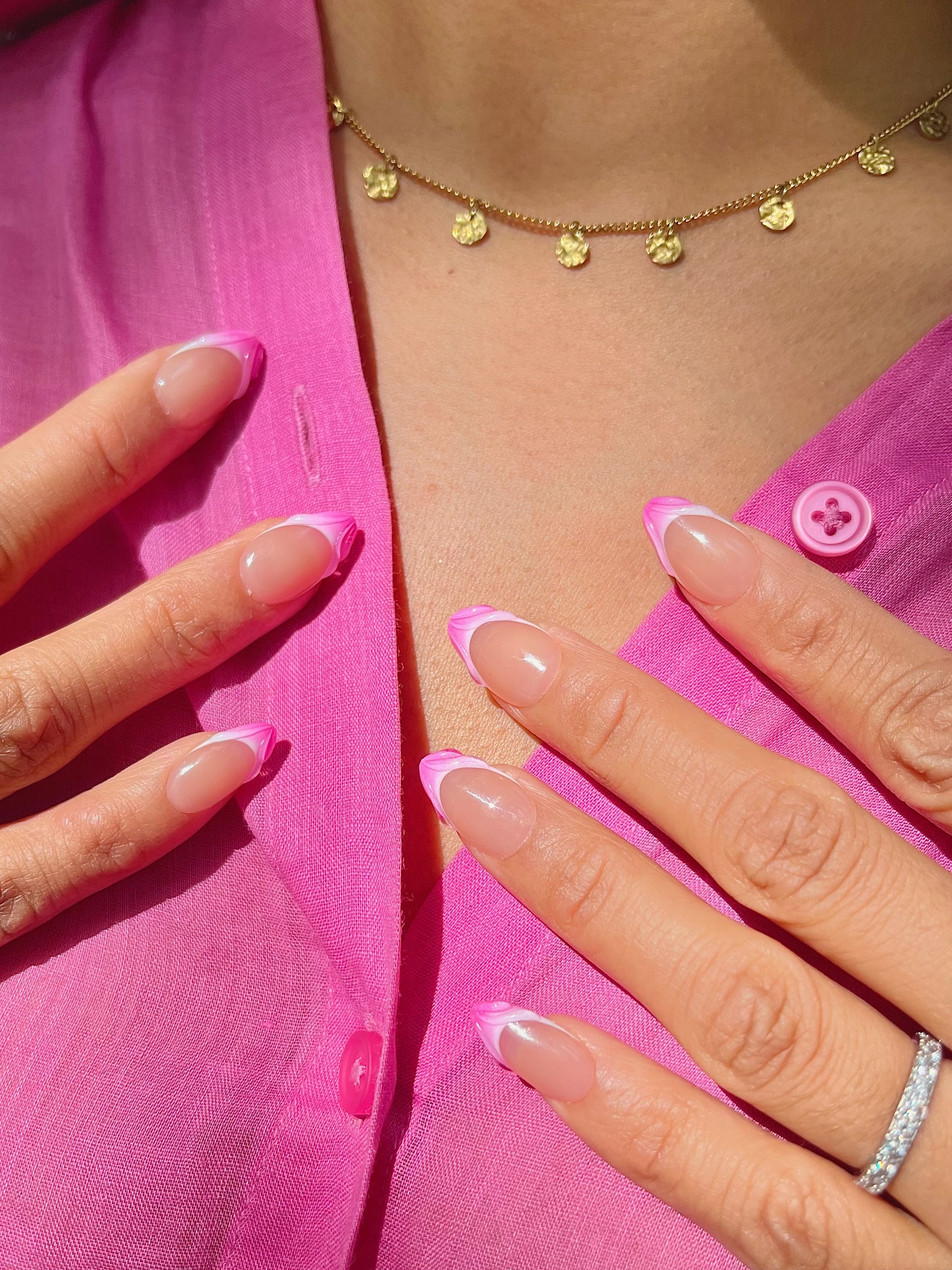 French Kurze Mandelform Press On Nails