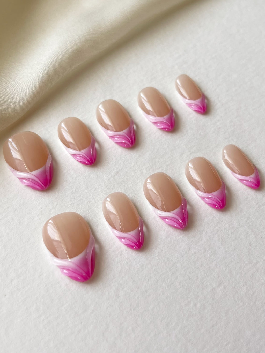 French Kurze Mandelform Press On Nails