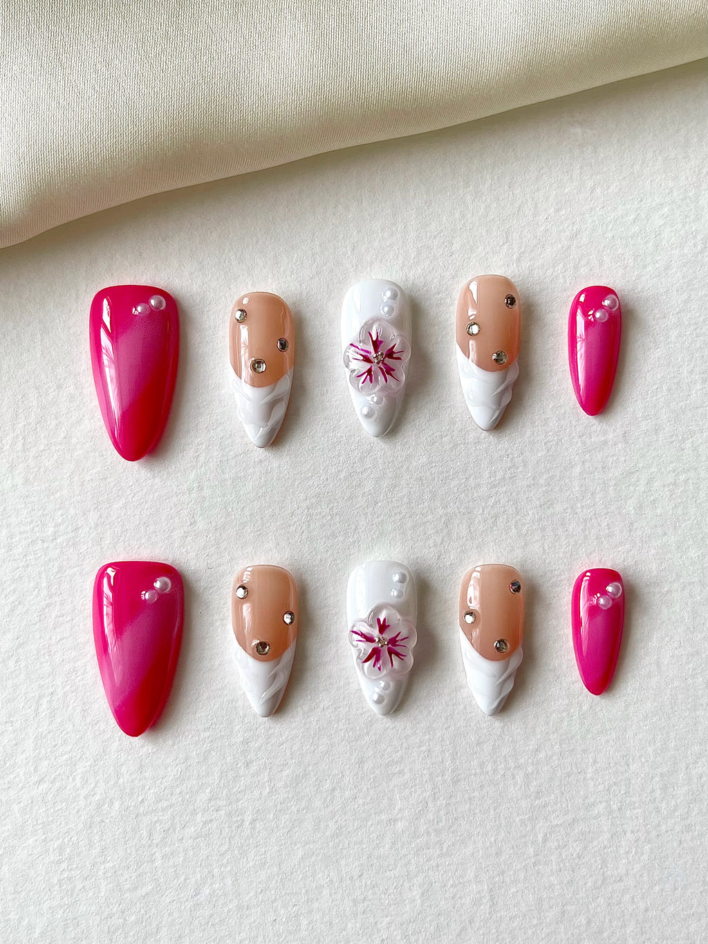 3D Pink-weiße Nnägel