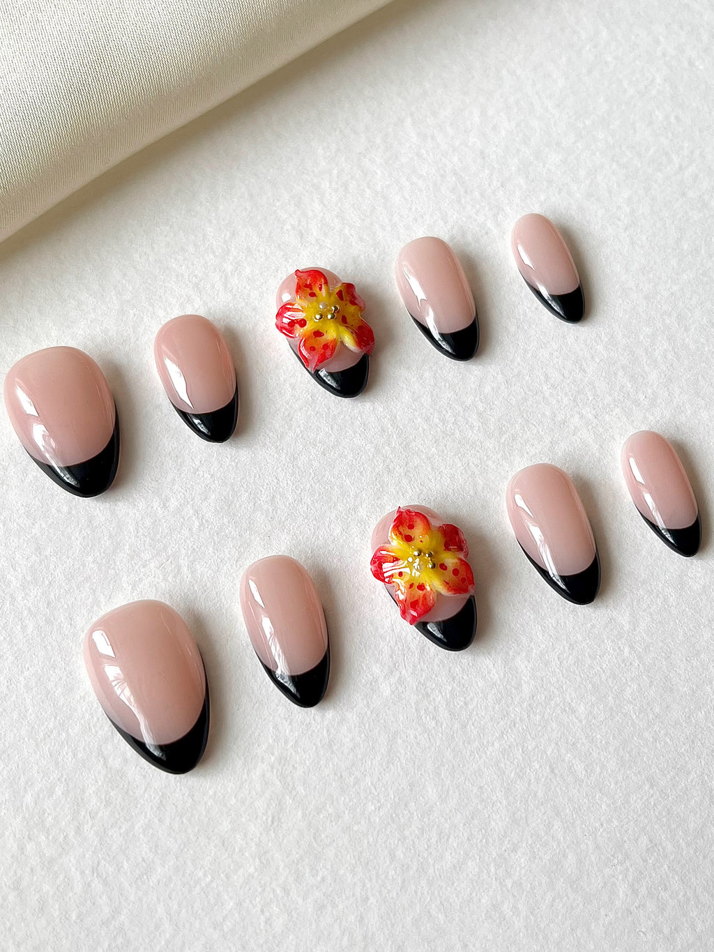 3D schwarze rote French Nägel