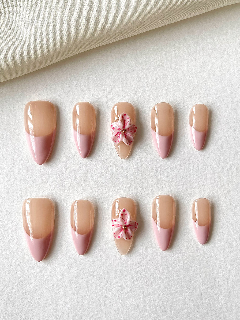 Rosé 3D-Kirschblüten Nägel