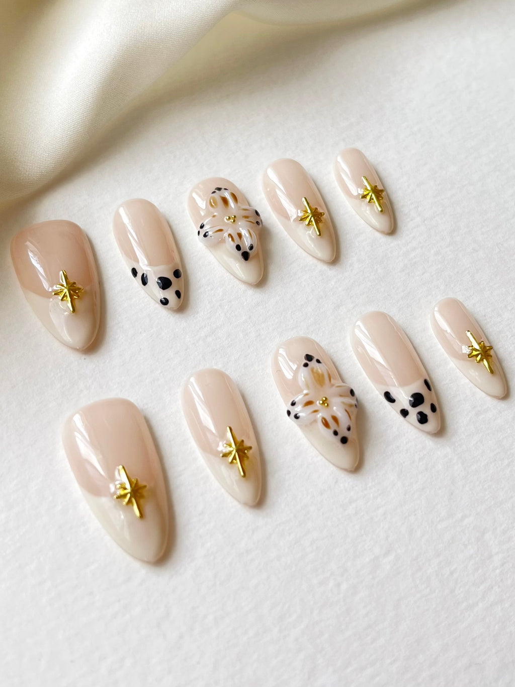 Punktmuster 3D-Blumen-designs Press On Nails