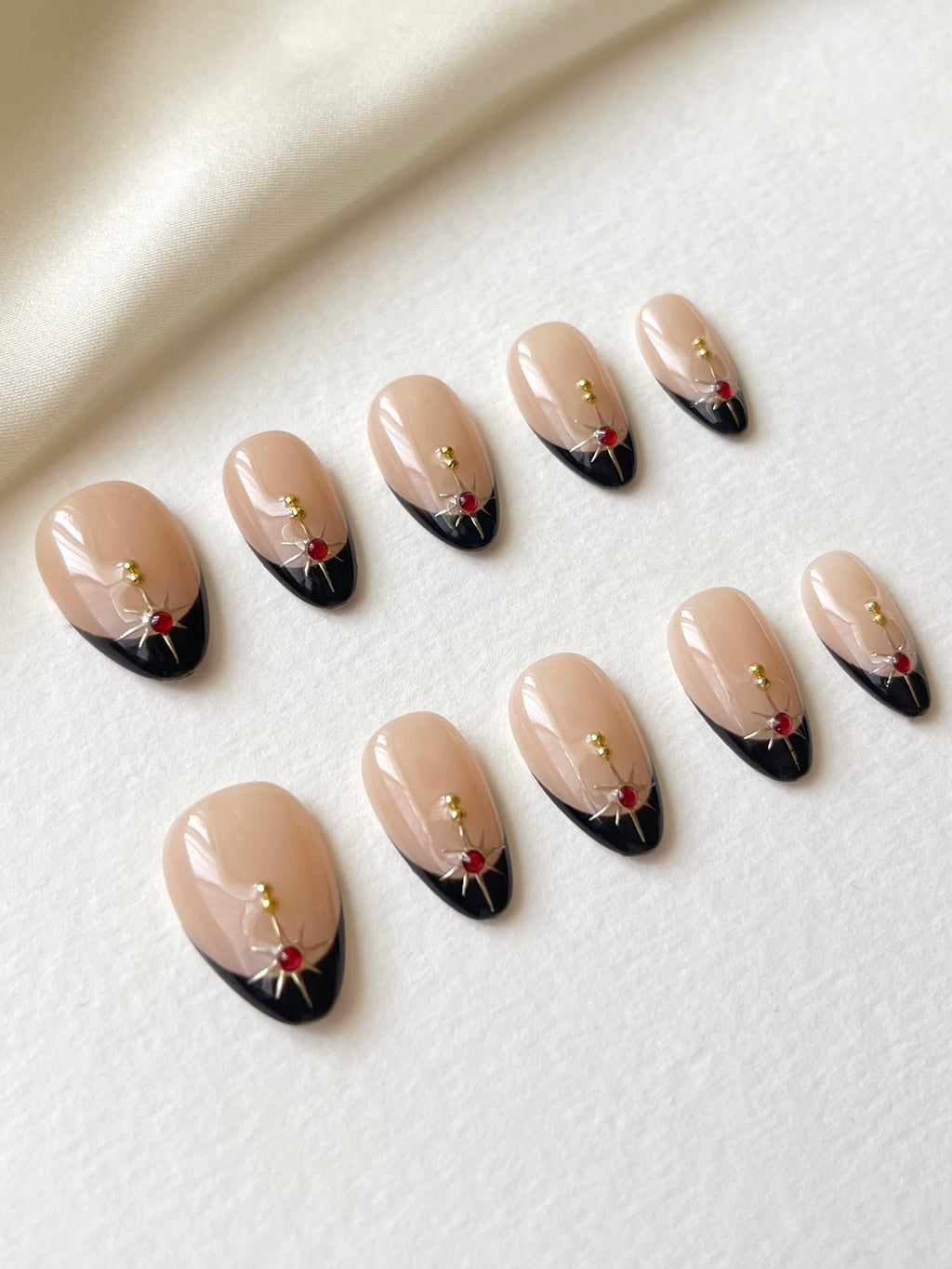 schwarze French Mandel Nägel