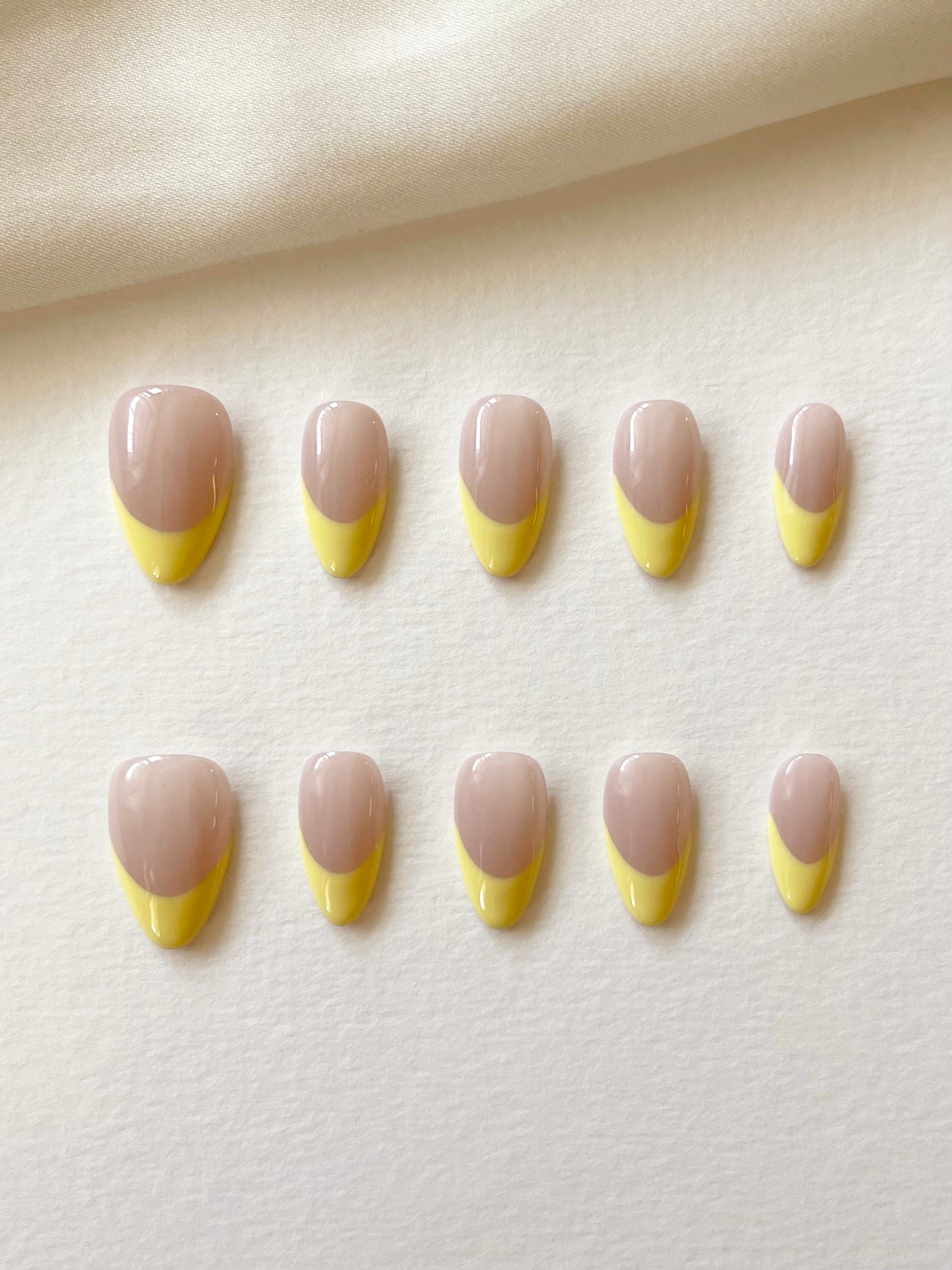 Klassisches Bunt-French im Mandelform