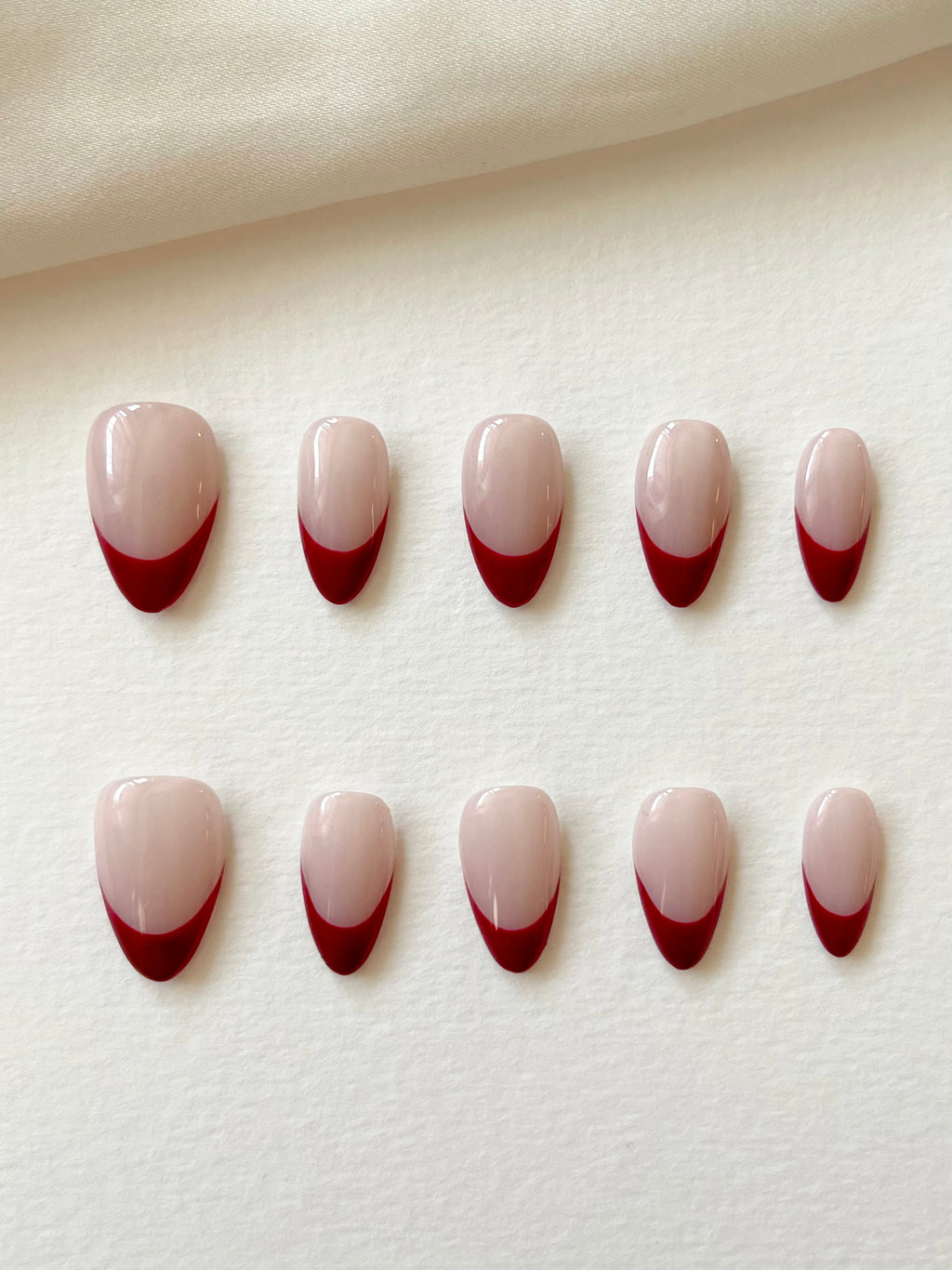 Klassisches Bunt-French im Mandelform