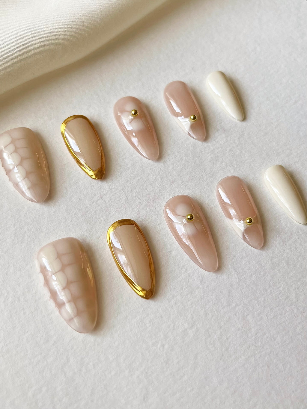 Goldene Blüten Press Ons