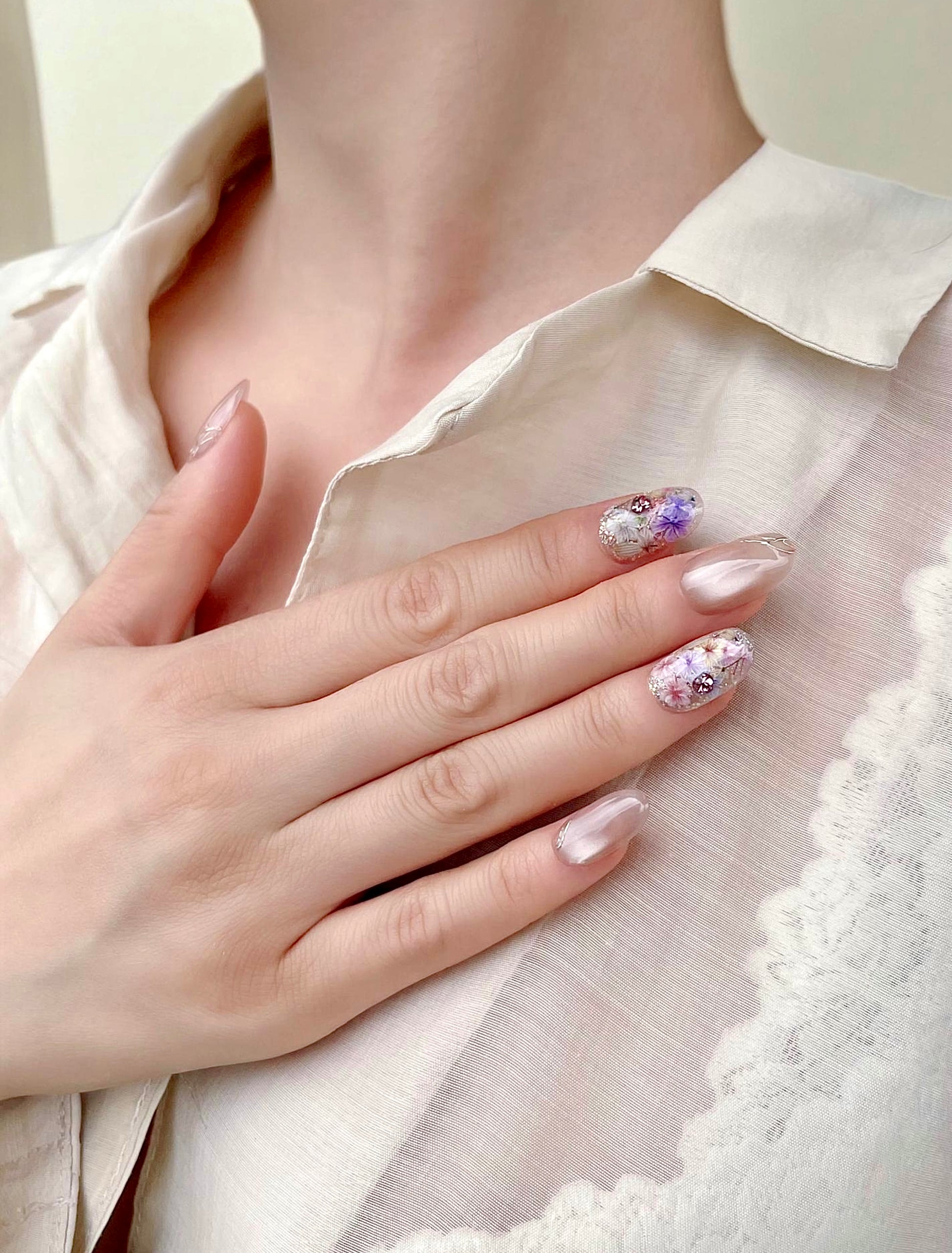 Rosa Katzenaugen-Blumen Nägel