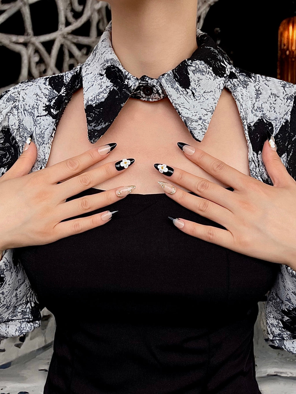 Schwarzer French mit 3D-Gravuren Press-On Nails