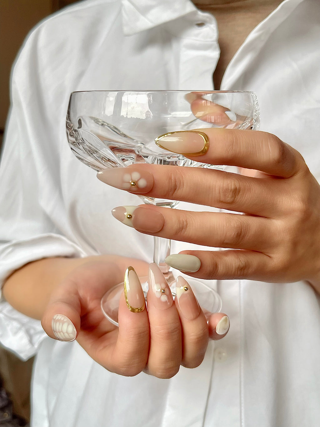 Goldene Blütenbotschaft - LH NAILS