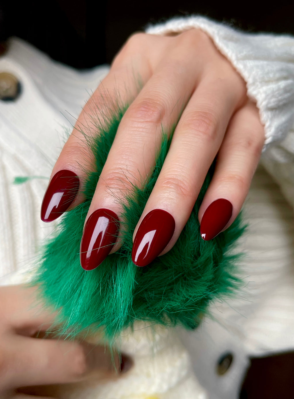 Dunkelroter Traum – Weihnachtsglut